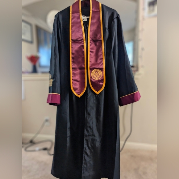 Texas State University Black Graduation Gown with Maroon and Gold Stole - Picture 1 of 11